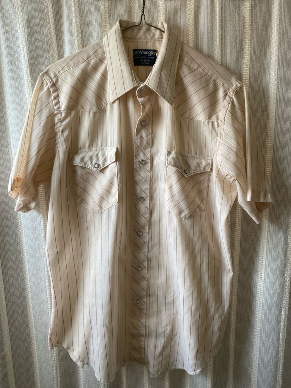 Vintage Wrangler Men's Tan Short-Sleeve Western Button-Down Shirt. Size 16.